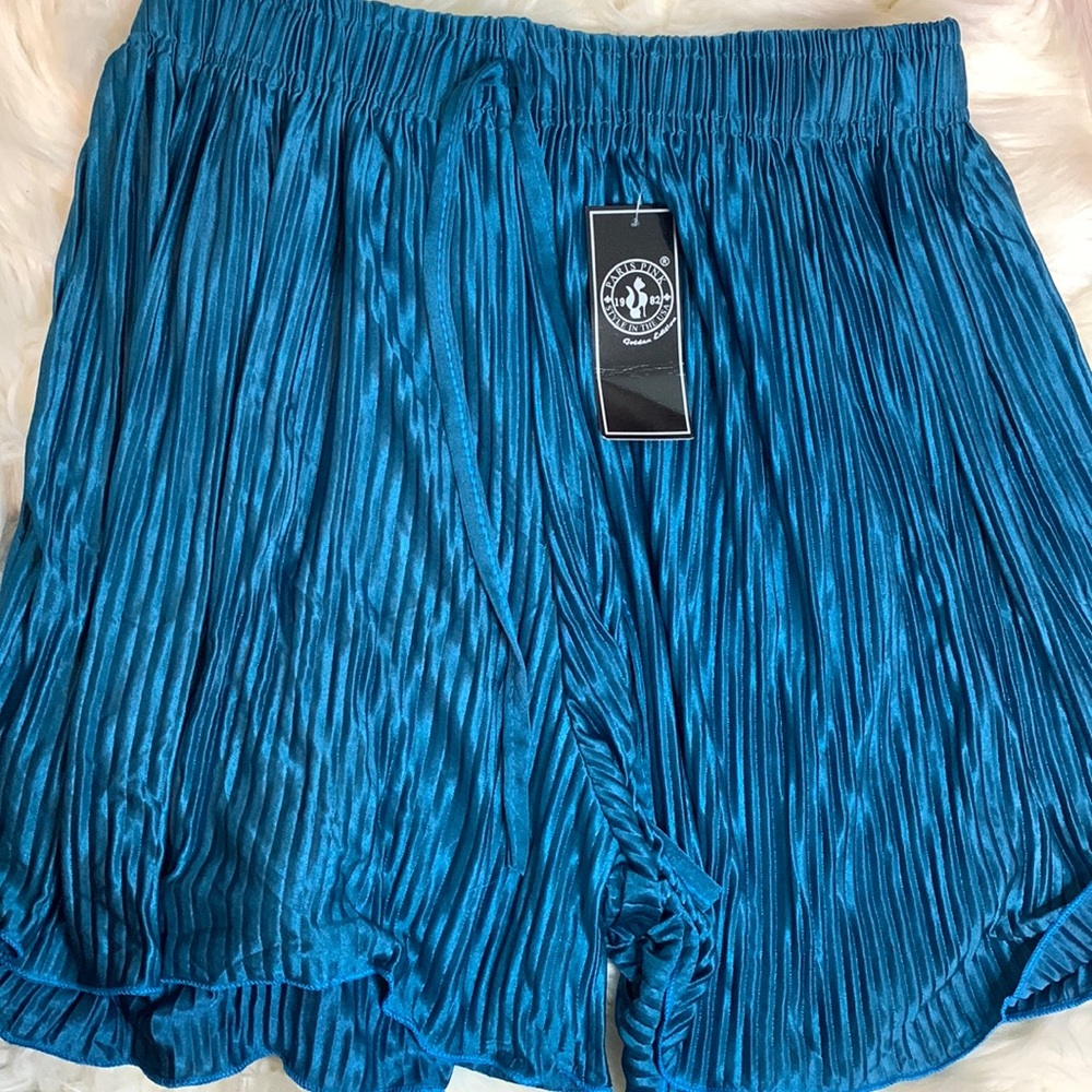 Pleated shorts blue